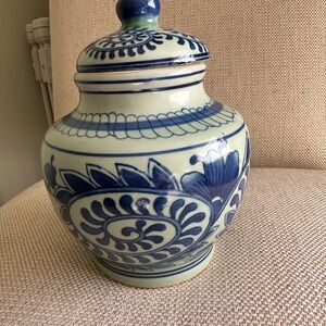 Seymour Mann Inc - Vintage Porcelain Urn